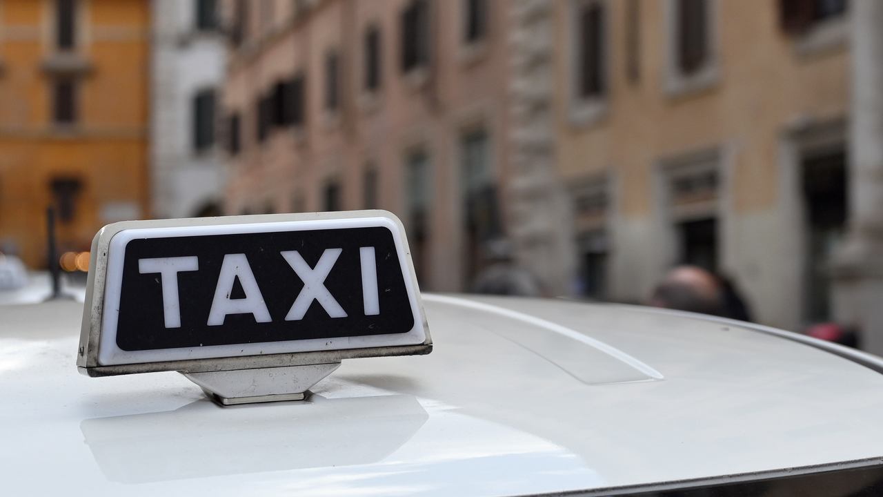 Taxi