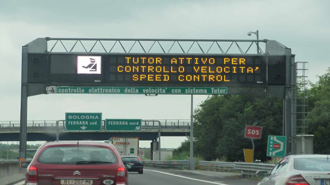 Italian highways, hundreds of teachers stopped: why did they do that?  The truth has come out