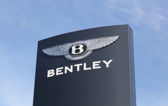 Il logo della Bentley - depositphotos.com - giornalemotori.it