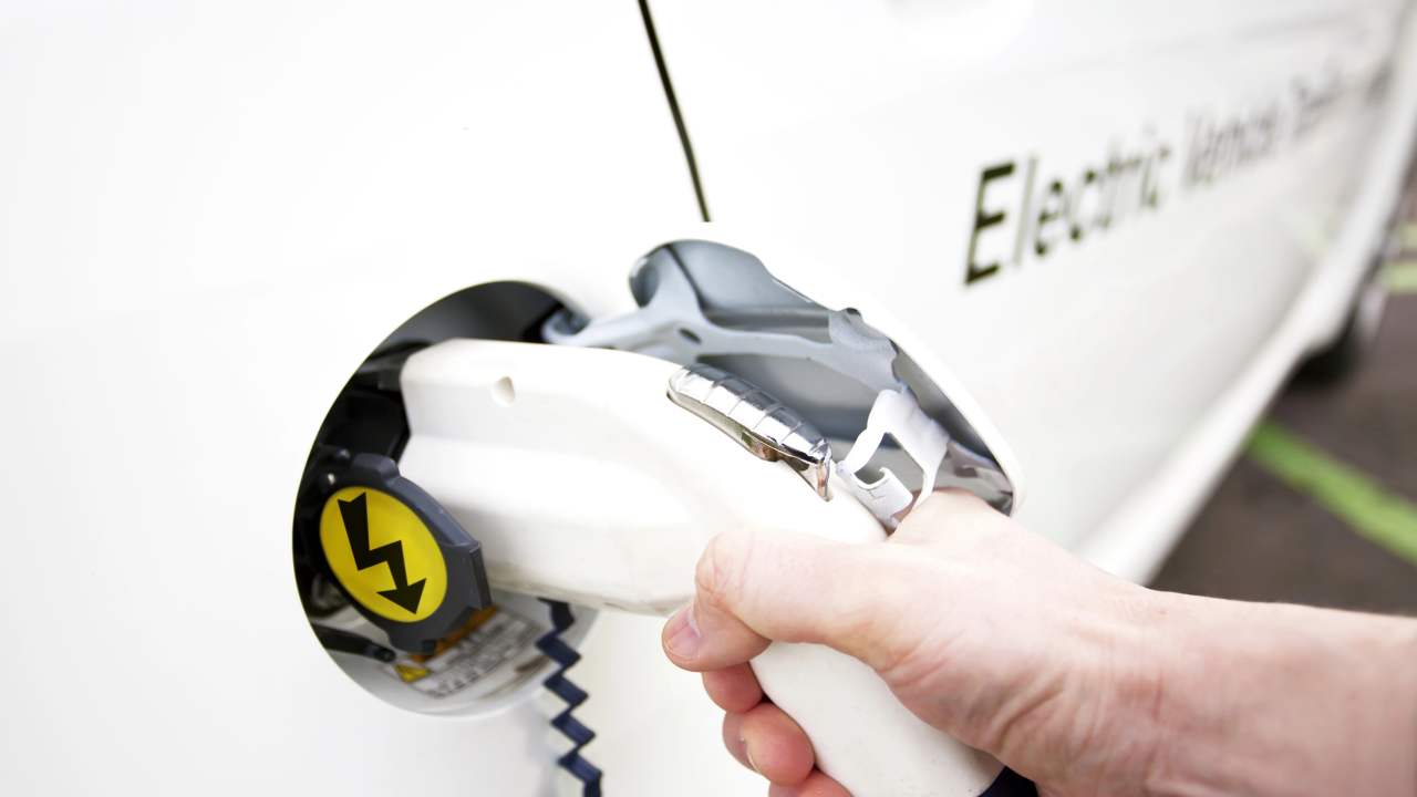 elettrica carburante batteria - Depositphotos.com - giornalemotori.it