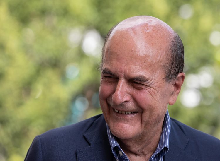 L'ex ministro Pier Luigi Bersani - fonte Corporate+ - giornalemotori.it