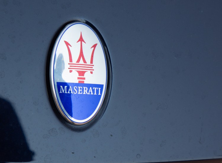 Lo stemma della Maserati - fonte depositphotos.com - giornalemotori.it