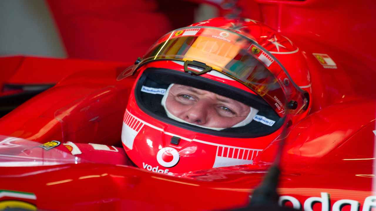 Schumacher a bordo della sua Ferrari - fonte depositphotos.com - giornalemotori.it