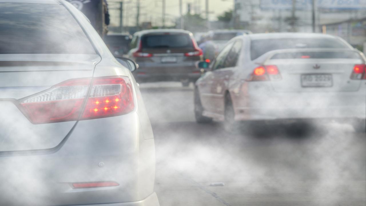 Stop alla circolazione veicoli inquinanti - fonte depositphotos.com - giornalemotori.it