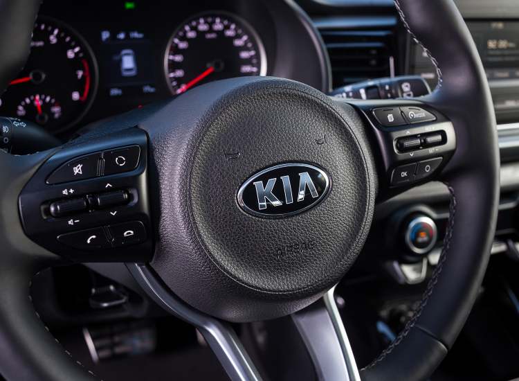 Interior de um carro Kia - Fonte Depositphotos.com - ufficiomotori.it