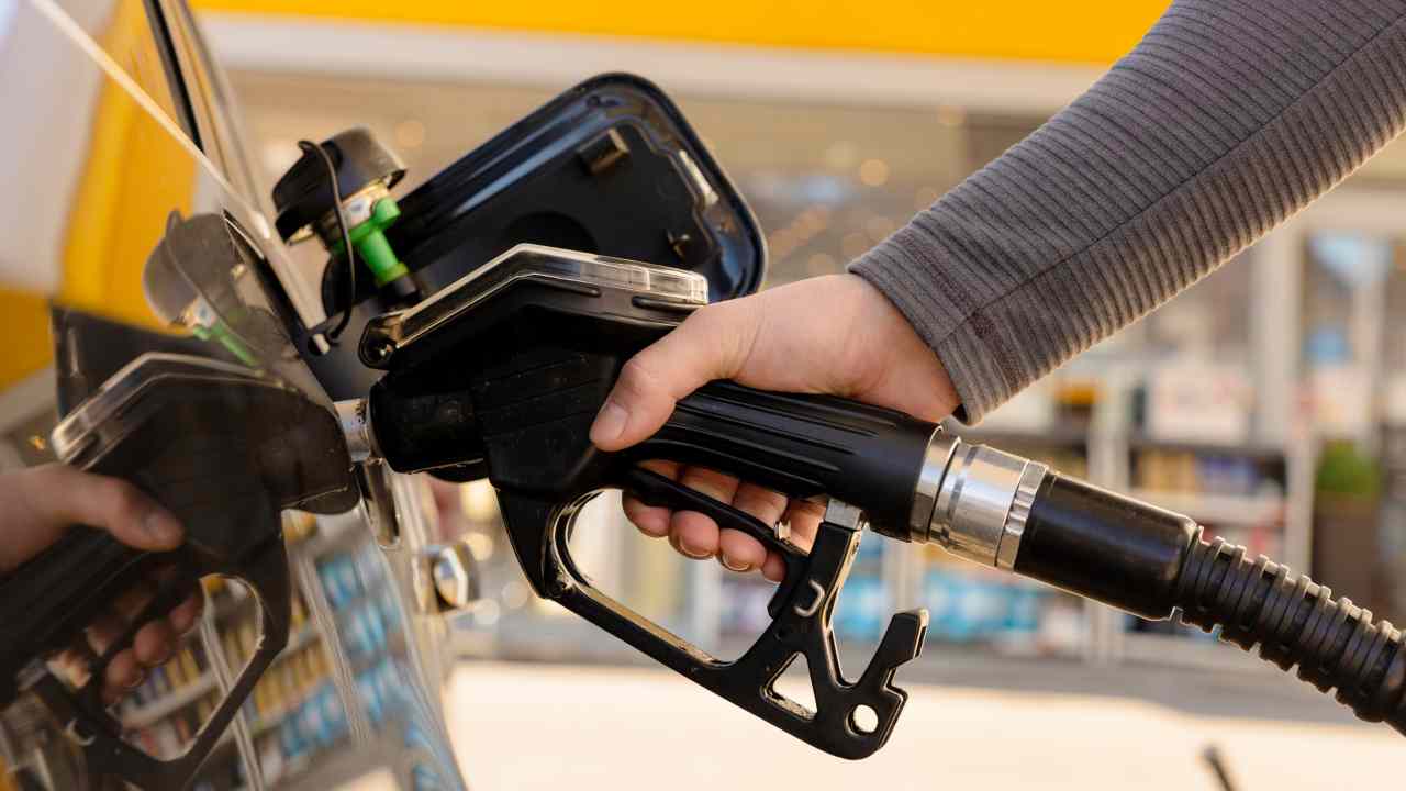 Zero smog, zero custos: o novo combustível que “destrói” os carros eléctricos e põe a gasolina e o gasóleo na reforma.  Você nunca mais desperdiçará seu dinheiro