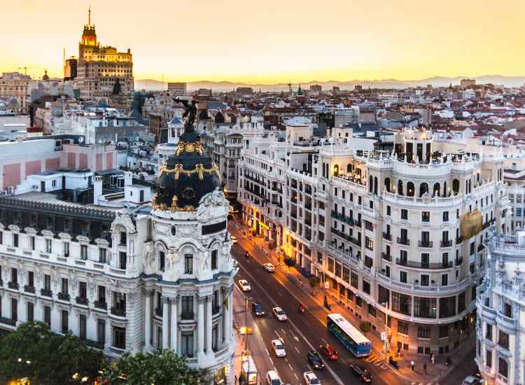 La vista dall'alto della città di Madrid - fonte depositphotos.com - giornalemotori.it