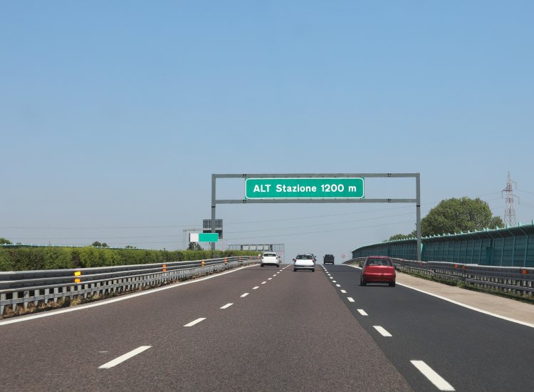 Un tratto dell'autostrada A4 - fonte depositphotos.com - giornalemotori.it