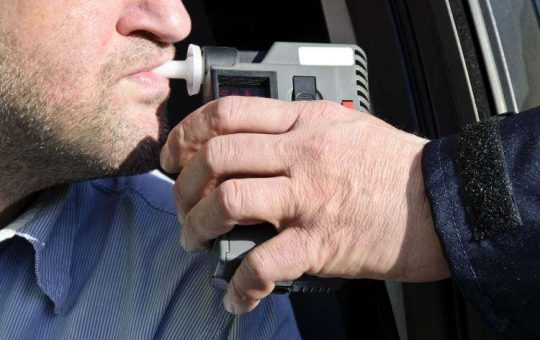 Alcol test, ora basta l'alito - fonte depositphotos.com - giornalemotori.it