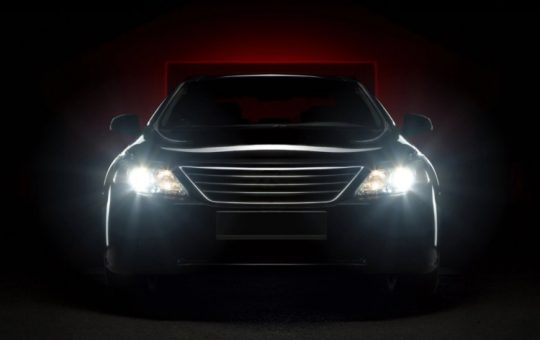 Fari auto, ecco come devi usarlo - fonte depositphotos.com - giornalemotori.it