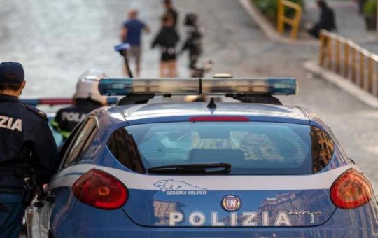 Un'auto della polizia - fonte depositphotos.com - giornalemotori.it
