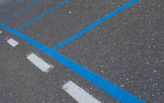 Strisce blu, arriva lo stop alla multa - fonte depositphotos.com - giornalemotori.it