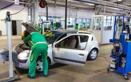 Revisione, che cosa cambia con il nuovo Codice della strada - fonte depositphotos.com - giornalemotori.it