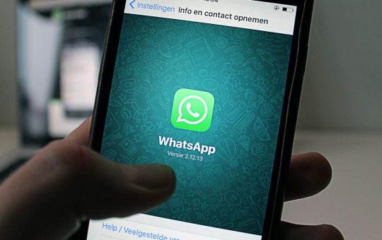 WhatsApp, ora ti multano per le chat - fonte Pexels - giornalemotori.it