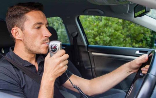 Alcol test, che cosa cambia - fonte depositphotos.com - giornalemotori.it