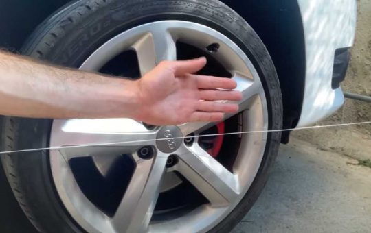 Al controllo si prendono l'auto