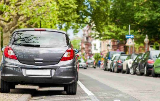 Non lasciare l'auto così - fonte stock.adobe - giornalemotori.it