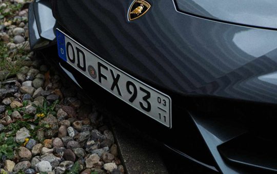 Ora ti bocciano la targa dell'auto - fonte Pexels - giornalemotori.it