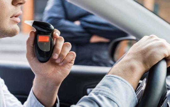 Quando puoi rifiutare l'alcol test - fonte depositphotos.com - giornalemotori.it