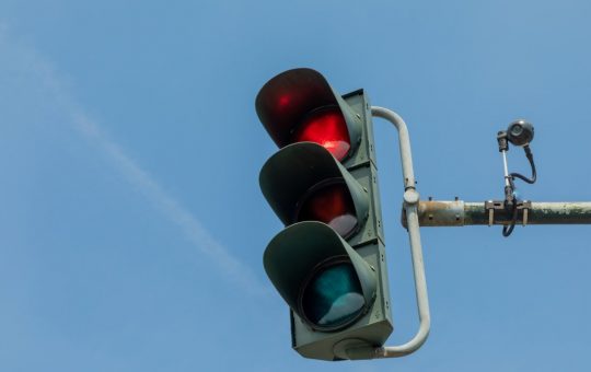 Semaforo, addio alle multe se fai il ricorso - fonte depositphotos.com - giornalemotori.it
