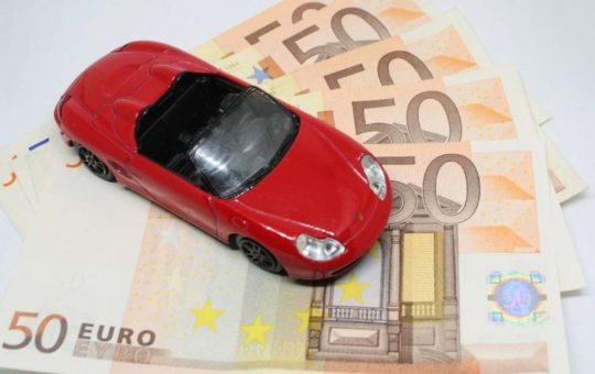 Assicurazione Auto: come risparmiare