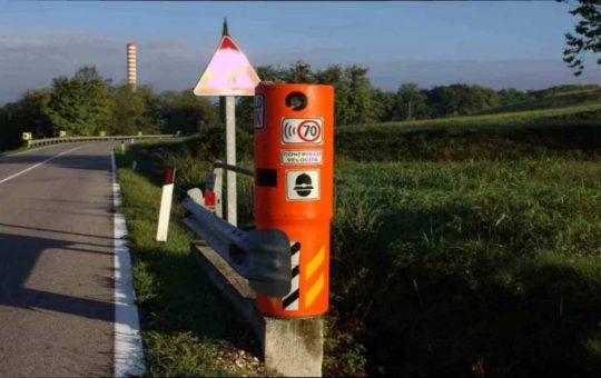 Autovelox fuorilegge da 9 mesi - fonte depositphotos.com - giornalemotori.it