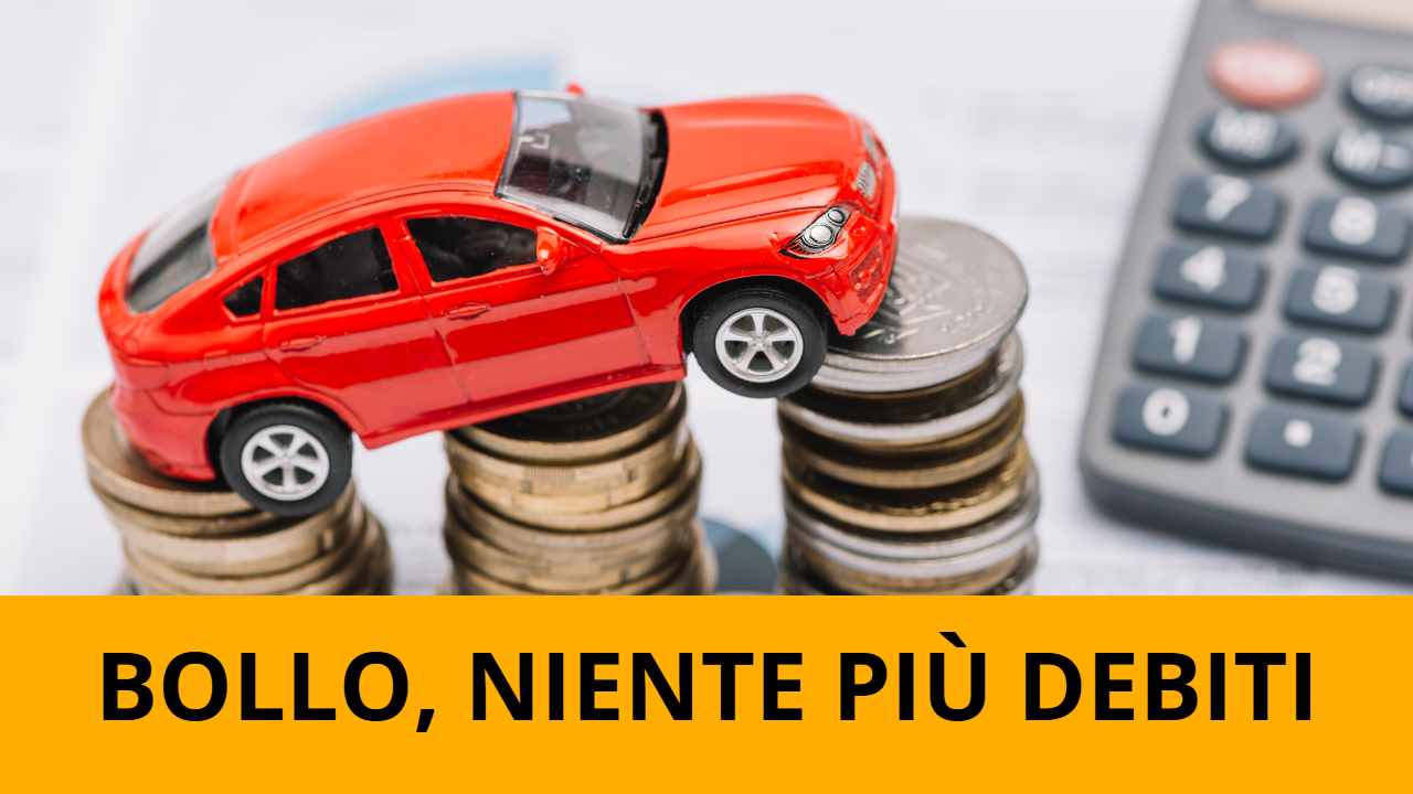 Bollo auto stracciato - fonte Freepik - giornalemotori.it