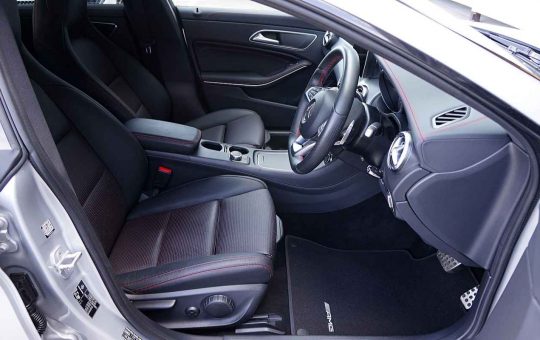 come asciugare la moquette dell'auto velocemente