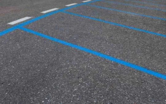 Parcheggi nelle strisce blu - fonte Corporate+ - giornalemotori.it