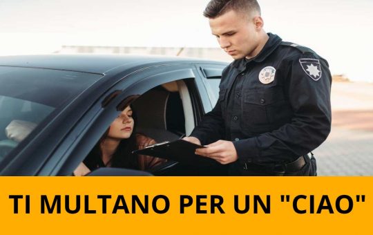 Saluti i vigili e scatta la multa - fonte depositphotos.com - giornalemotori.it