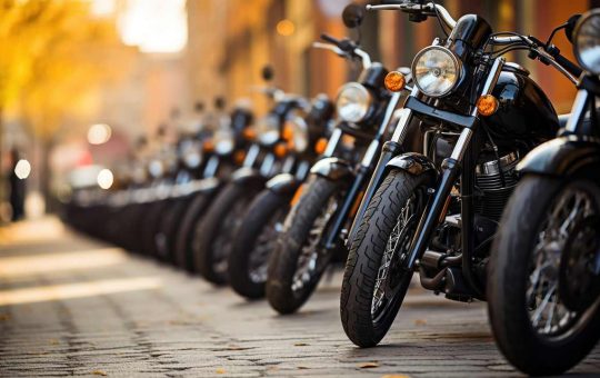 Vietato andare in moto - fonte Freepik - giornalemotori.it