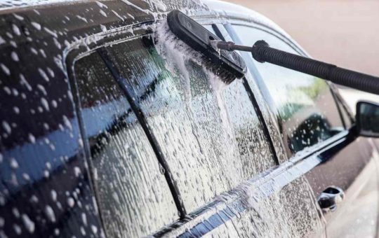 Auto troppo pulita - fonte Freepik - giornalemotori.it