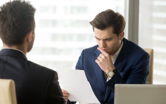Colloquio di lavoro - fonte Freepik - giornalemotori.it
