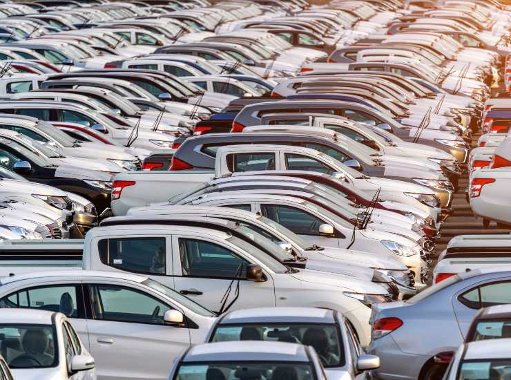 Incentivi auto 2025 - fonte Freepik - giornalemotori.it