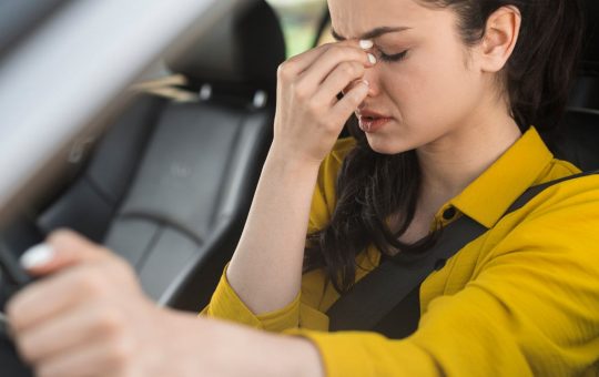 Puzza in auto - fonte Freepik - giornalemotori.it