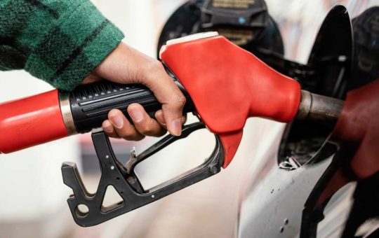 Truffa della benzina - fonte Freepik - giornalemotori.it