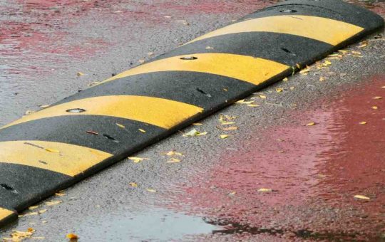 Dossi stradali: cosa sono nuovi rallentatori Smart