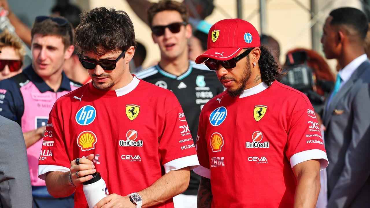 Il litigio tra Charles Leclerc e Lewis Hamilton - fonte X - giornalemotori.it