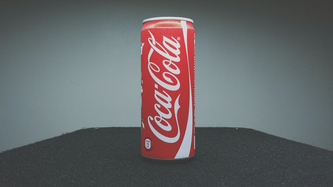 Il trucco della Coca Cola - fonte Pexels - giornalemotori.it