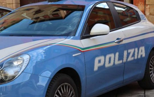 La truffa della polizia - fonte stock.adobe - giornalemotori.it