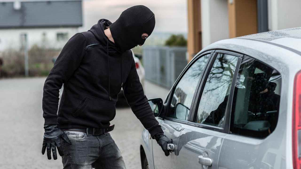 3 metodi per evitare i furti d'auto