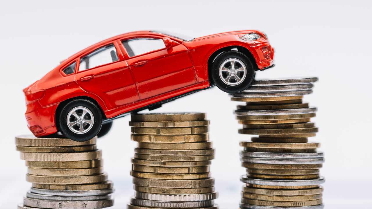 Nuove tasse auto - fonte Freepik - giornalemotori.it