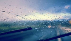 Pioggia estiva e tempeste di sabbia
